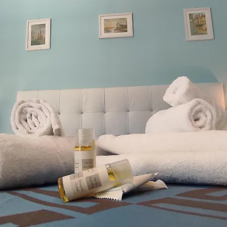 Hotel Villa Mirella מלון 3*